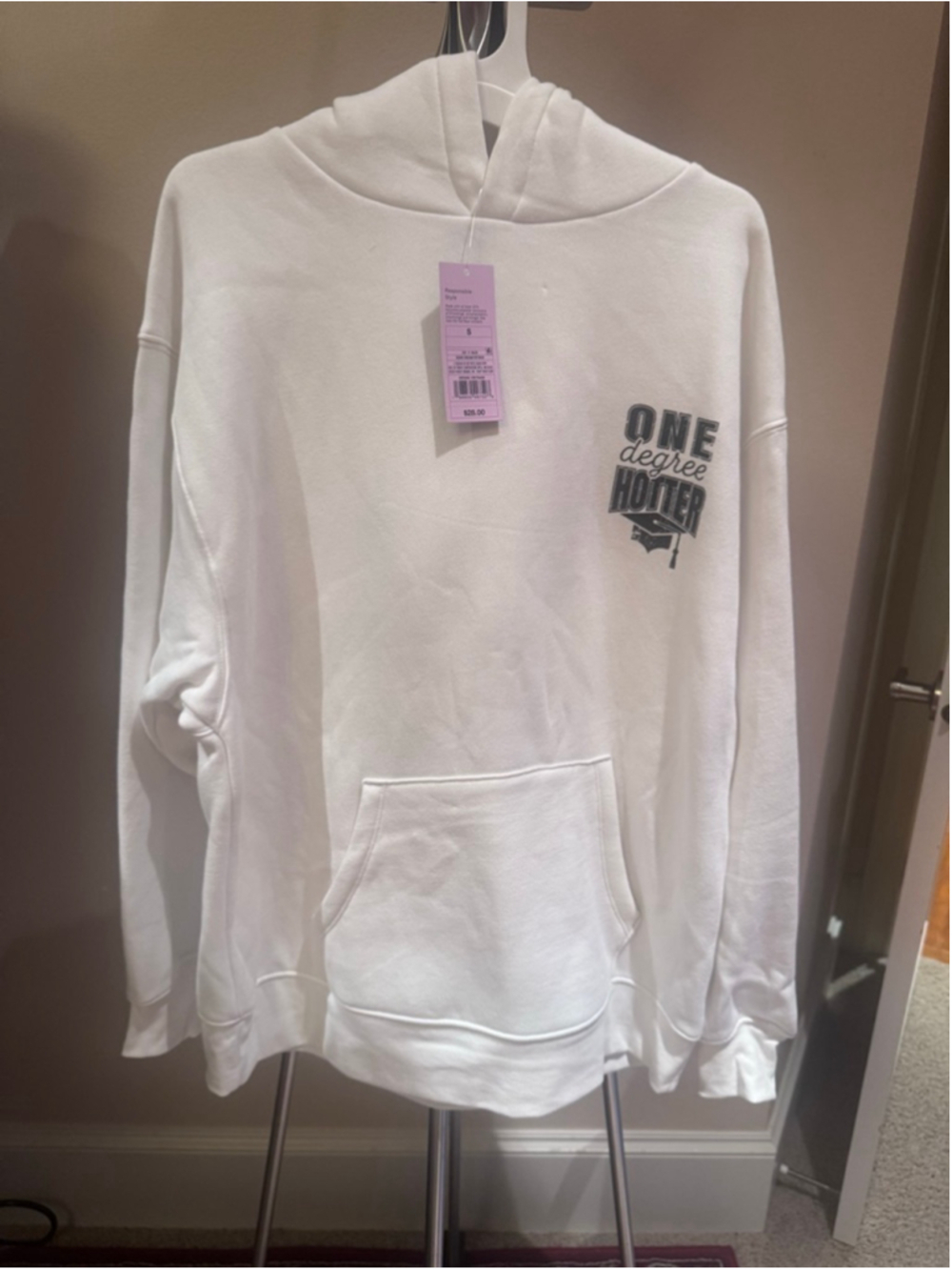 Wild Fable Cream Graphic Hoodie Sweatshirt Size Small